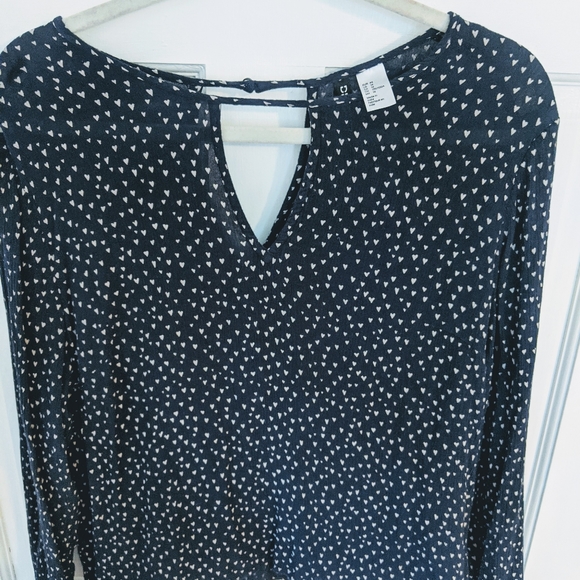 Divided (H&M) hearts top - Picture 2 of 3